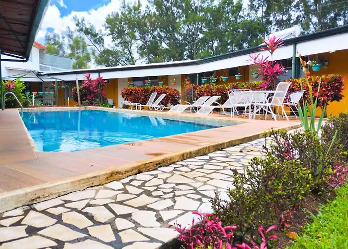 Hotel Puerta Del Sol - San Jose Airport