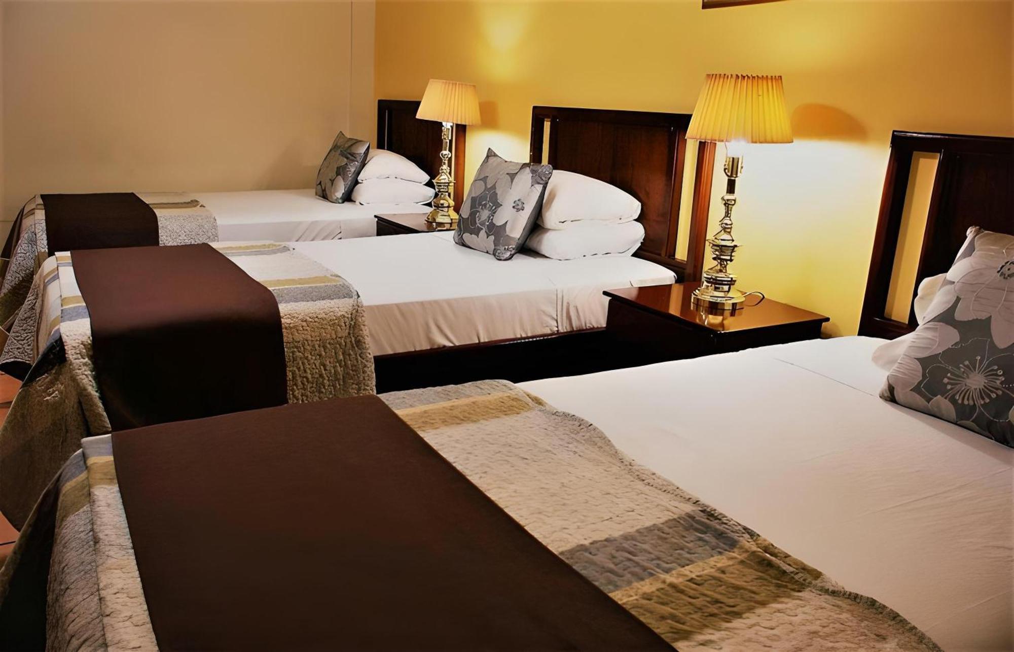 Puerta Del Sol - Airport Hotel