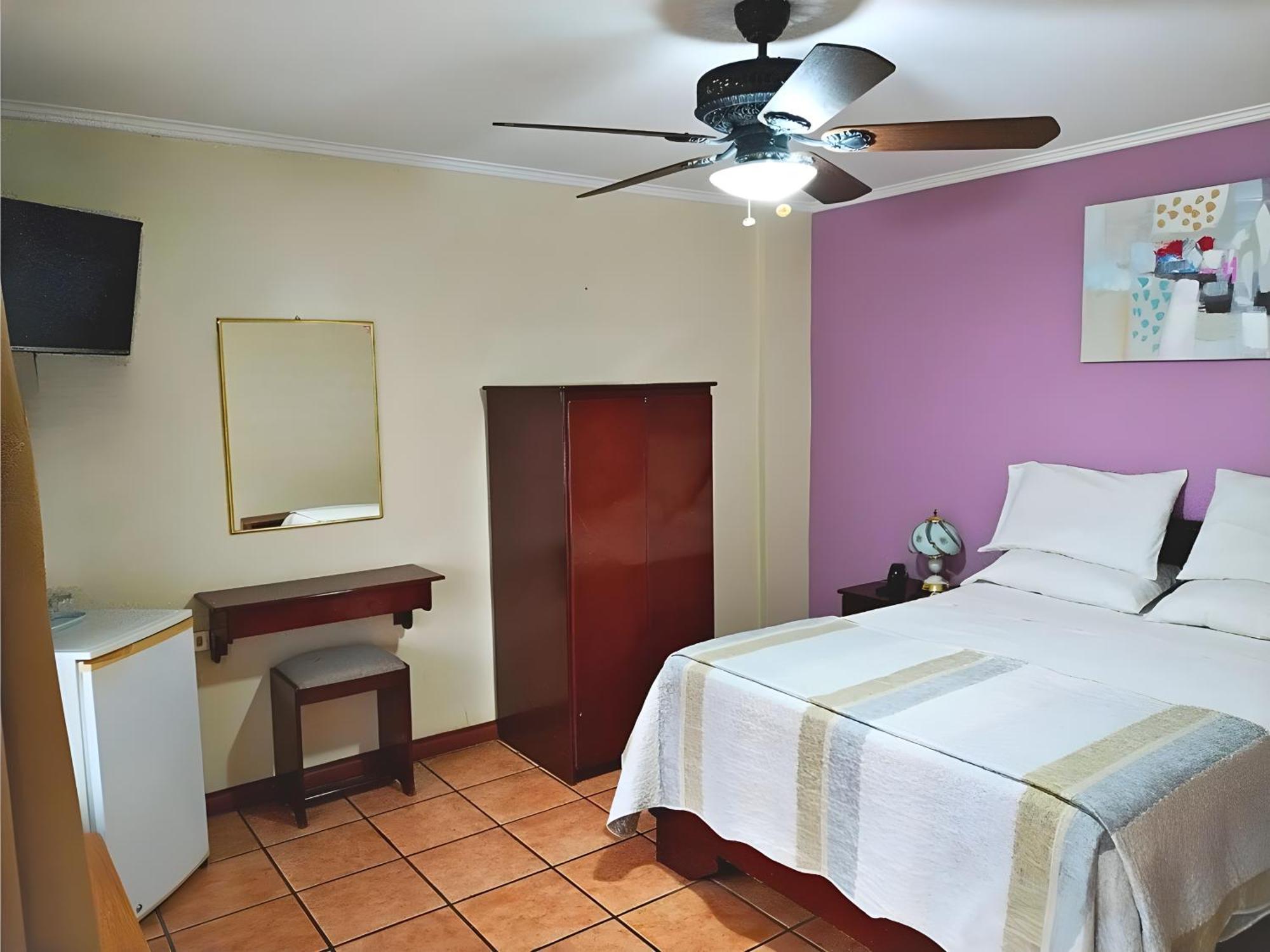 Hotel Puerta Del Sol - Airport 3*