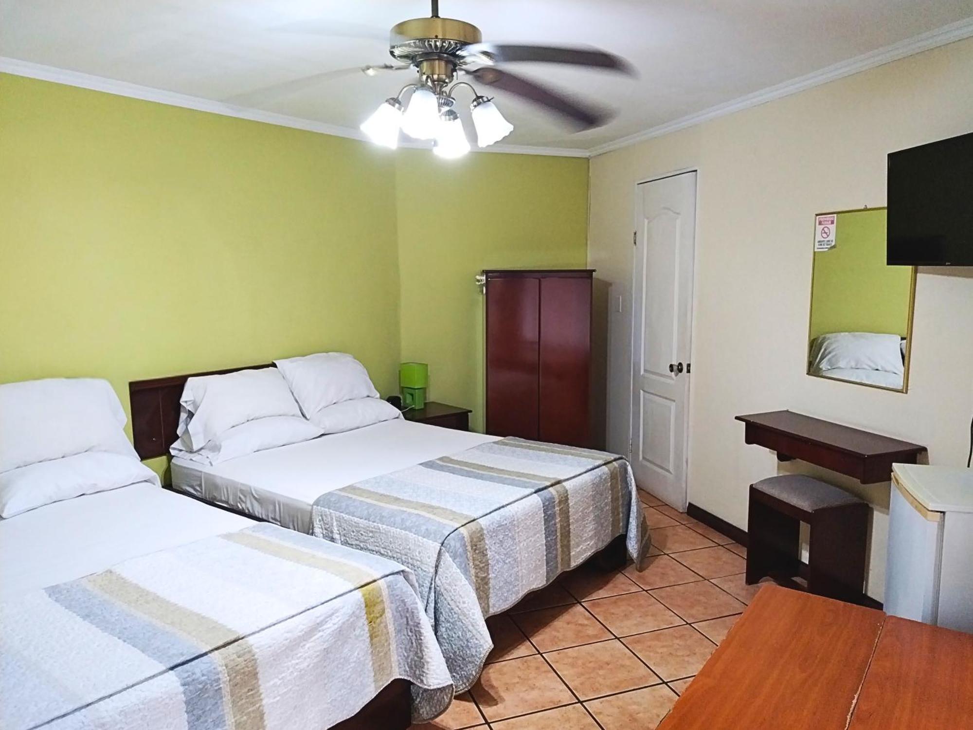 Hotel Puerta Del Sol - Airport 3*