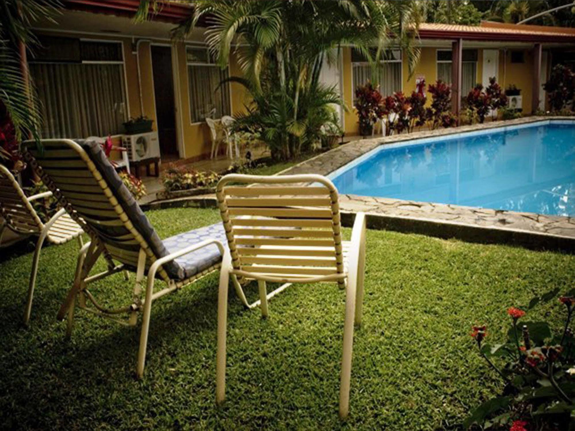Hotel Puerta Del Sol - Airport
